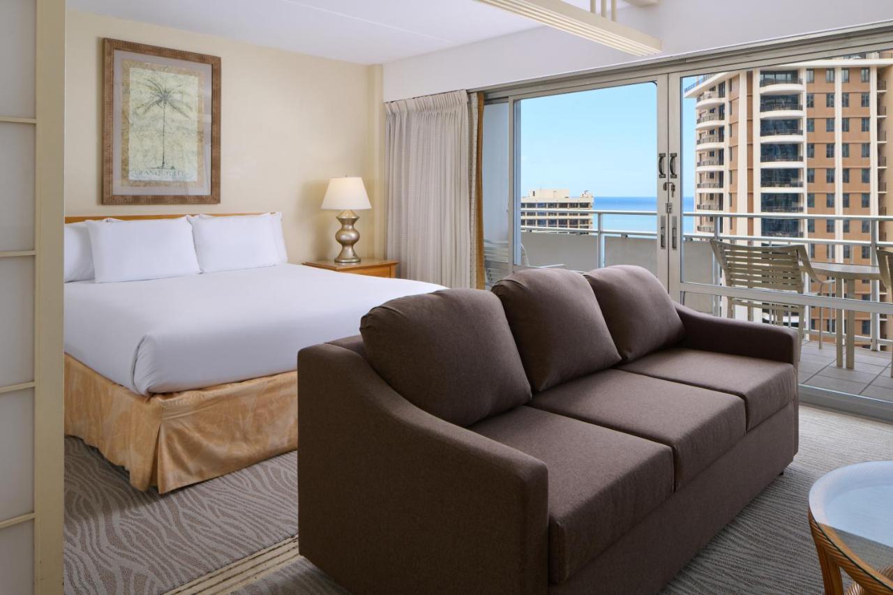 King Room with Ocean View at Ilikai Lite