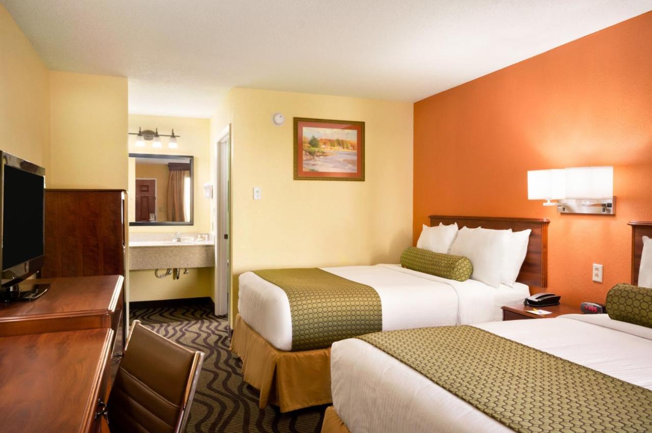 Deluxe Double Room with Two Double Beds - Non-Smoking at Days Inn by Wyndham Acworth
