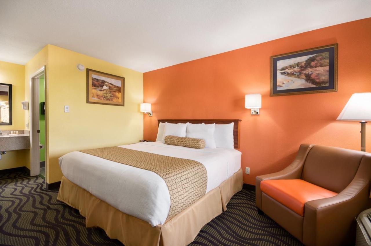King Room - Non-Smoking at Days Inn by Wyndham Acworth
