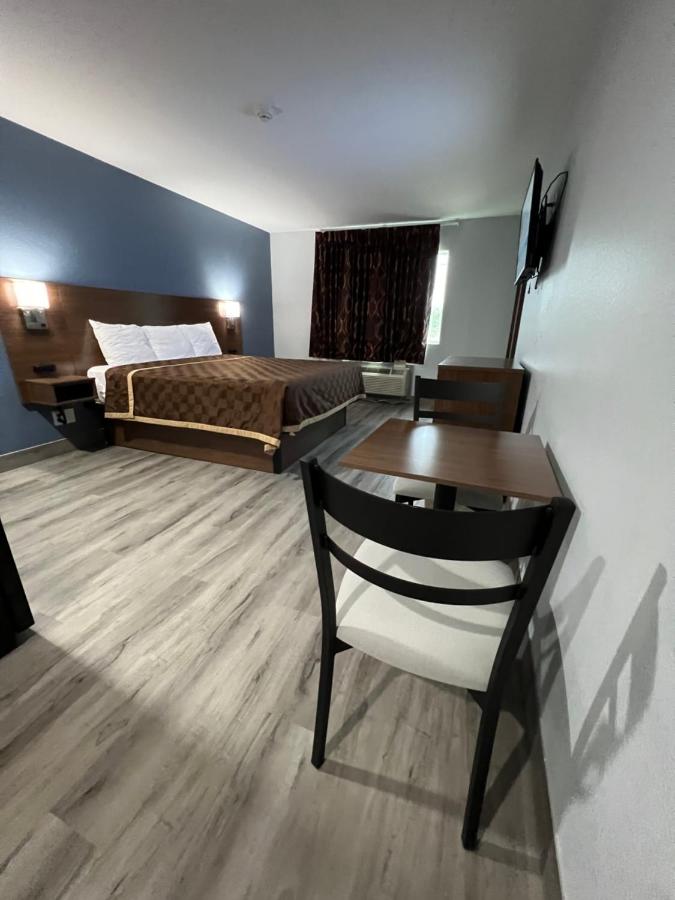 | Relax Inn Channelview