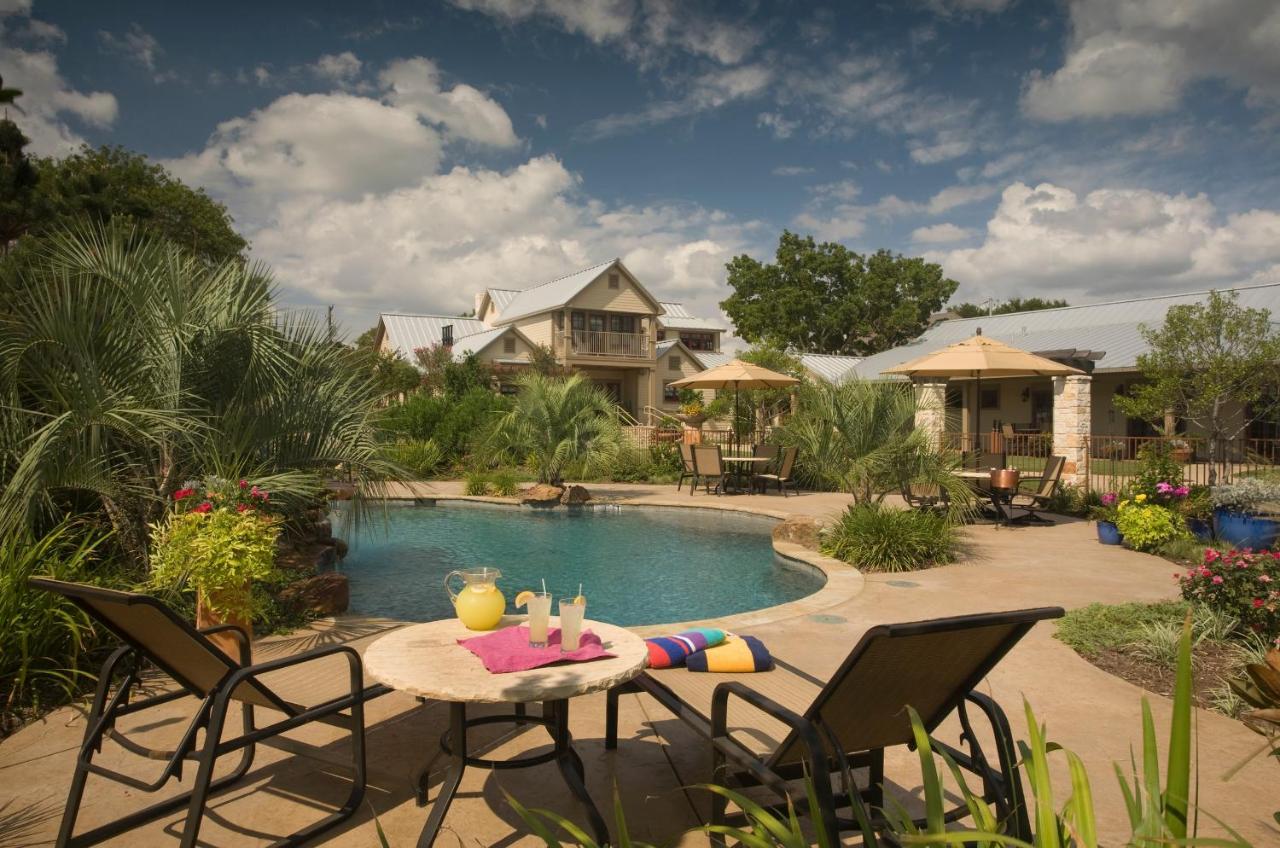 | Inn on Lake Granbury
