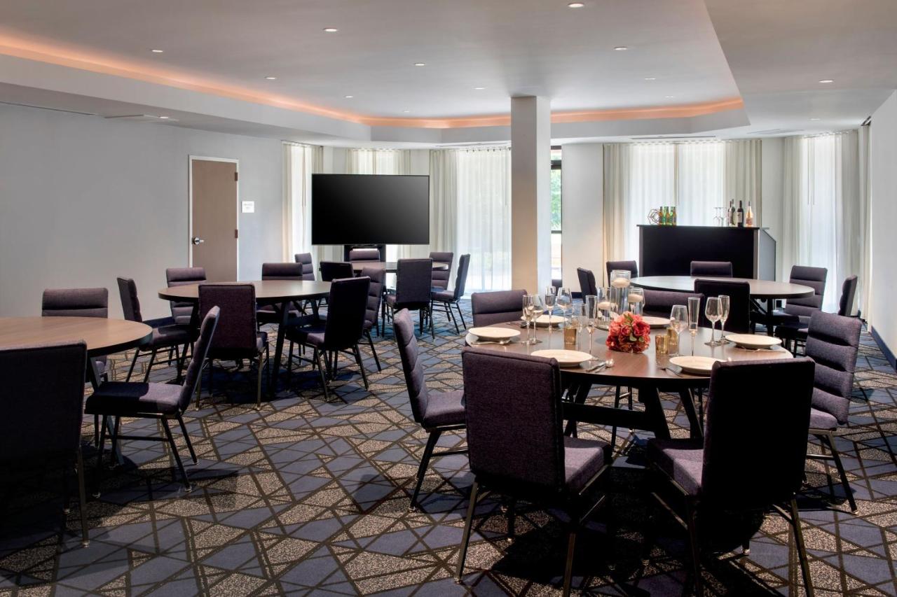 | Courtyard by Marriott Philadelphia Plymouth Meeting
