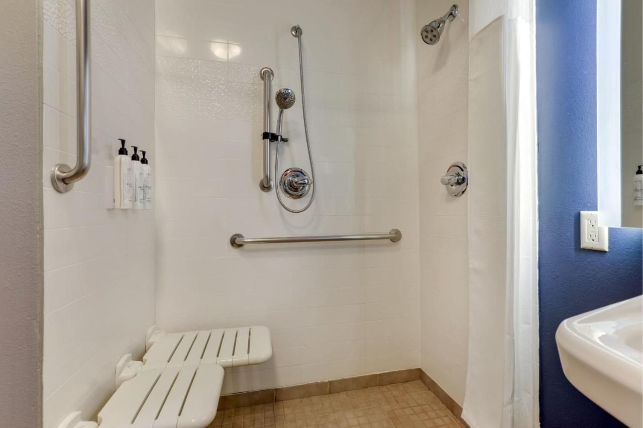 | Fairfield Inn by Marriott Las Colinas
