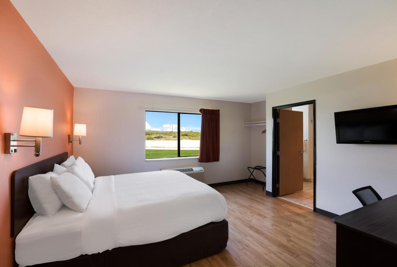  | Hill Country Inn and Suites