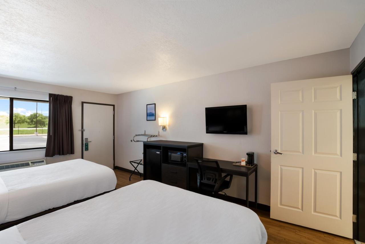  | Hill Country Inn and Suites