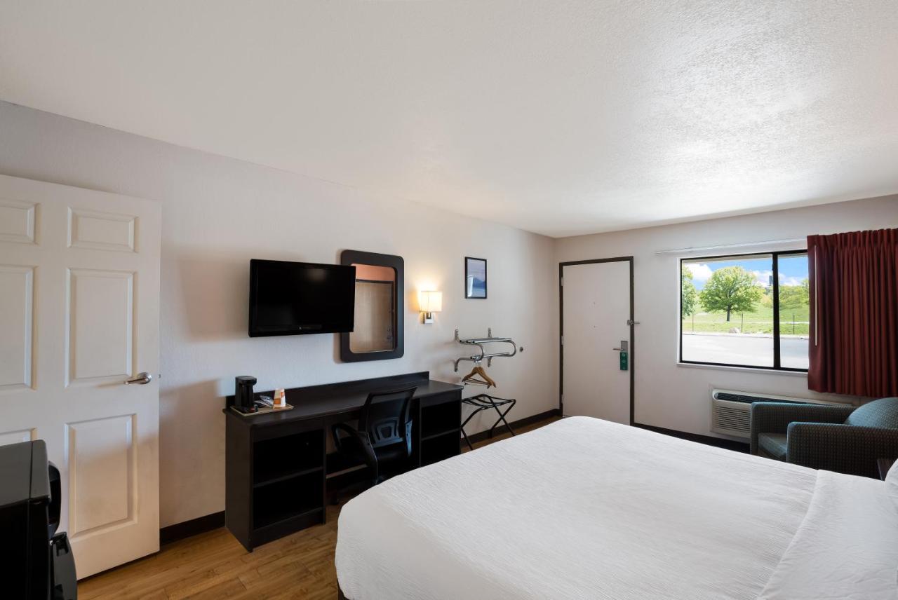  | Hill Country Inn and Suites