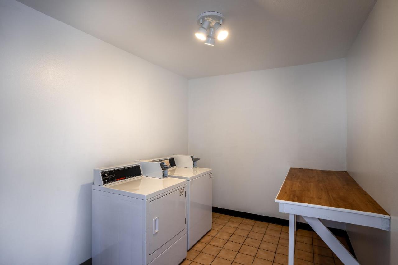  | Hill Country Inn and Suites