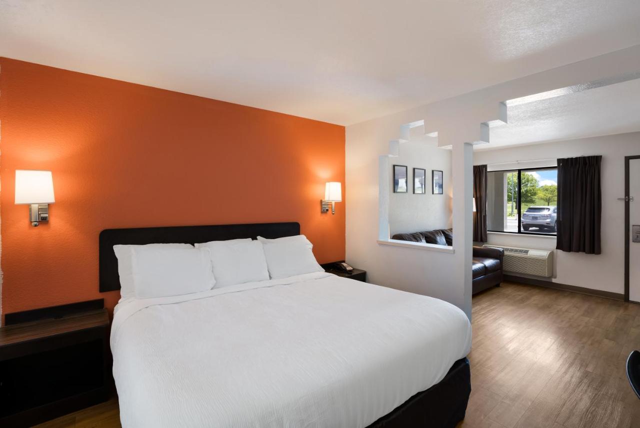  | Hill Country Inn and Suites