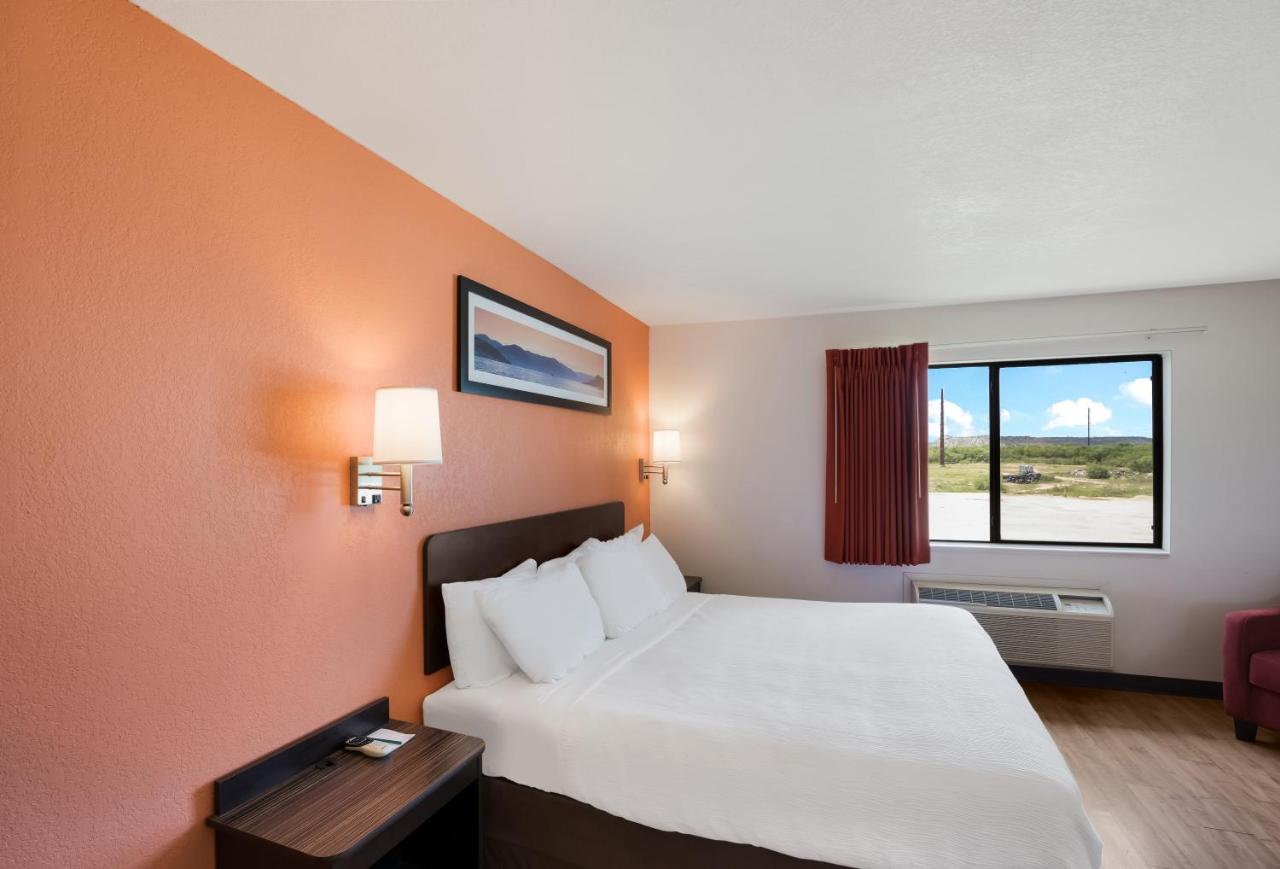  | Hill Country Inn and Suites