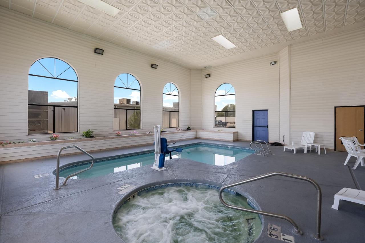  | Hill Country Inn and Suites
