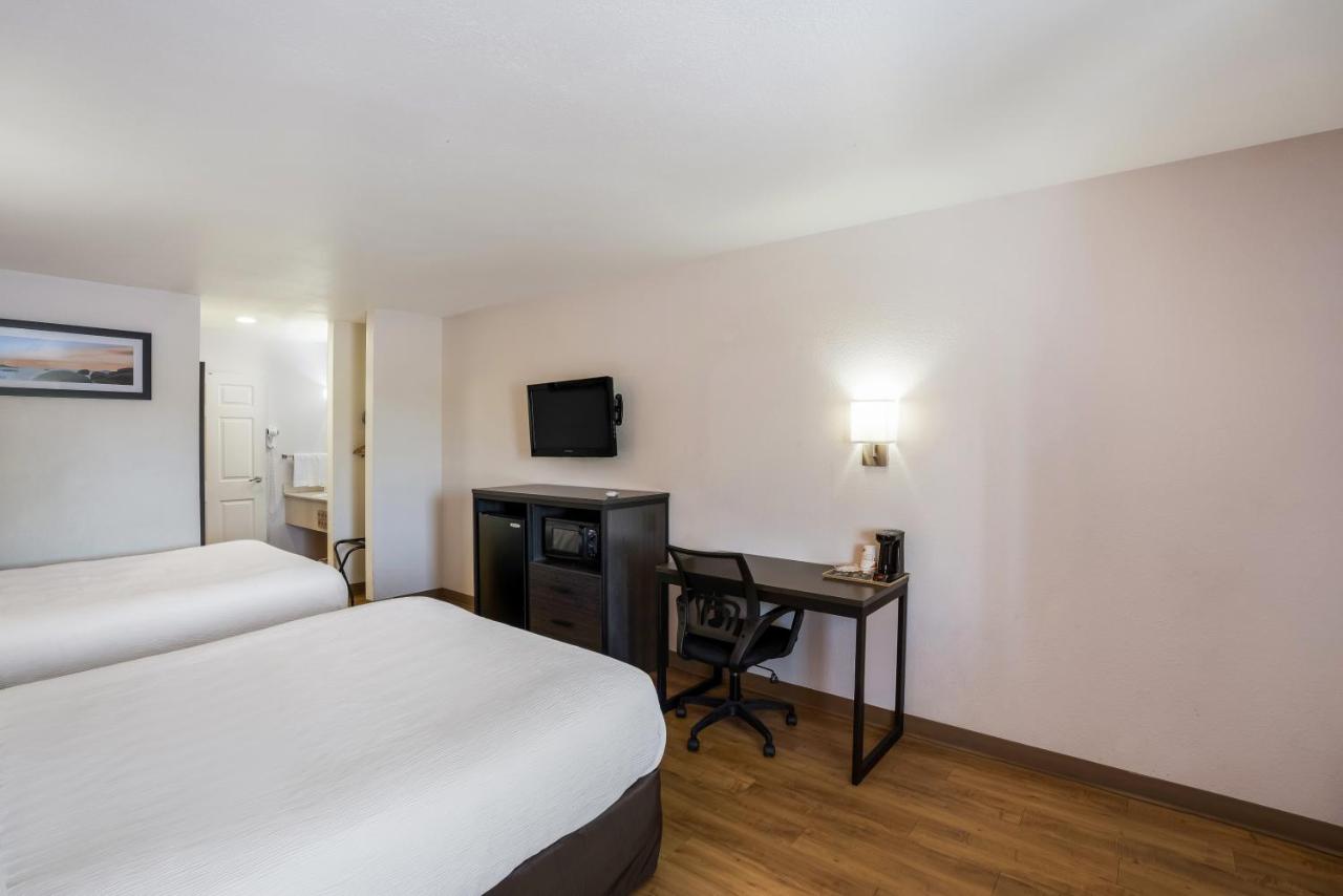  | Hill Country Inn and Suites