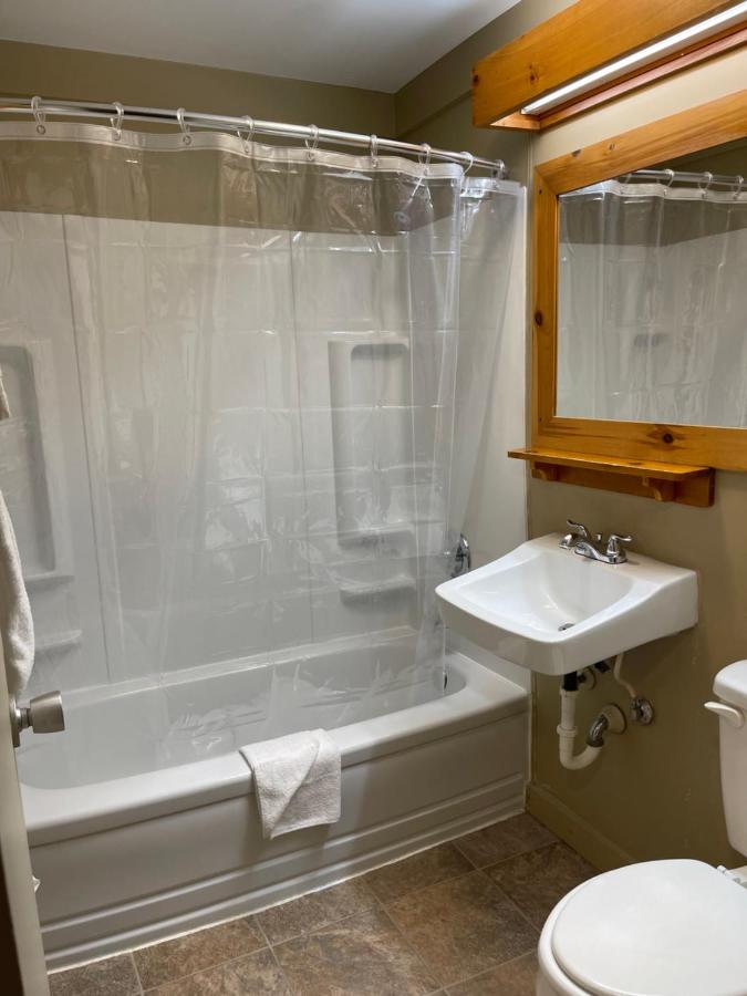 | Northern Lights Lodge