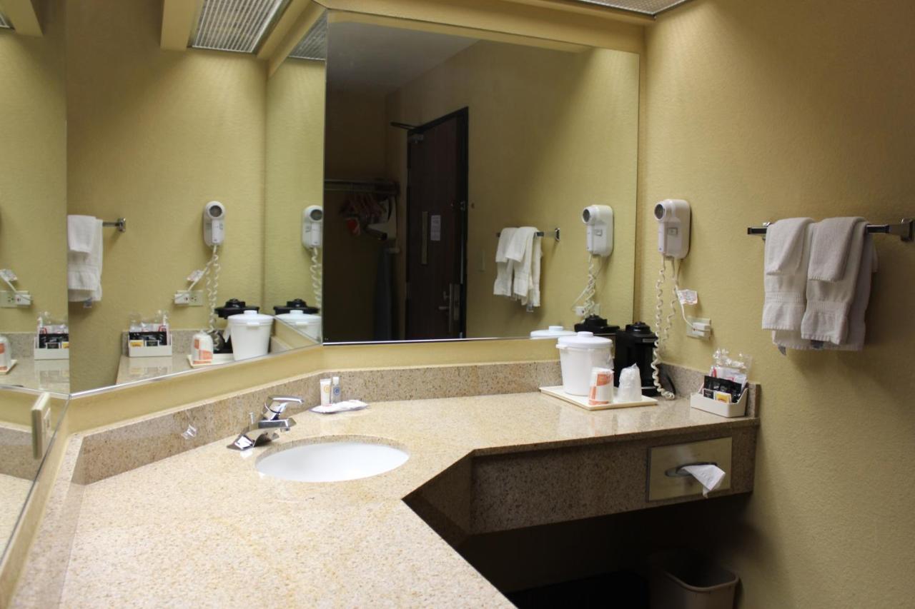 King Suite - Non-Smoking at Comfort Inn Green Valley I-19