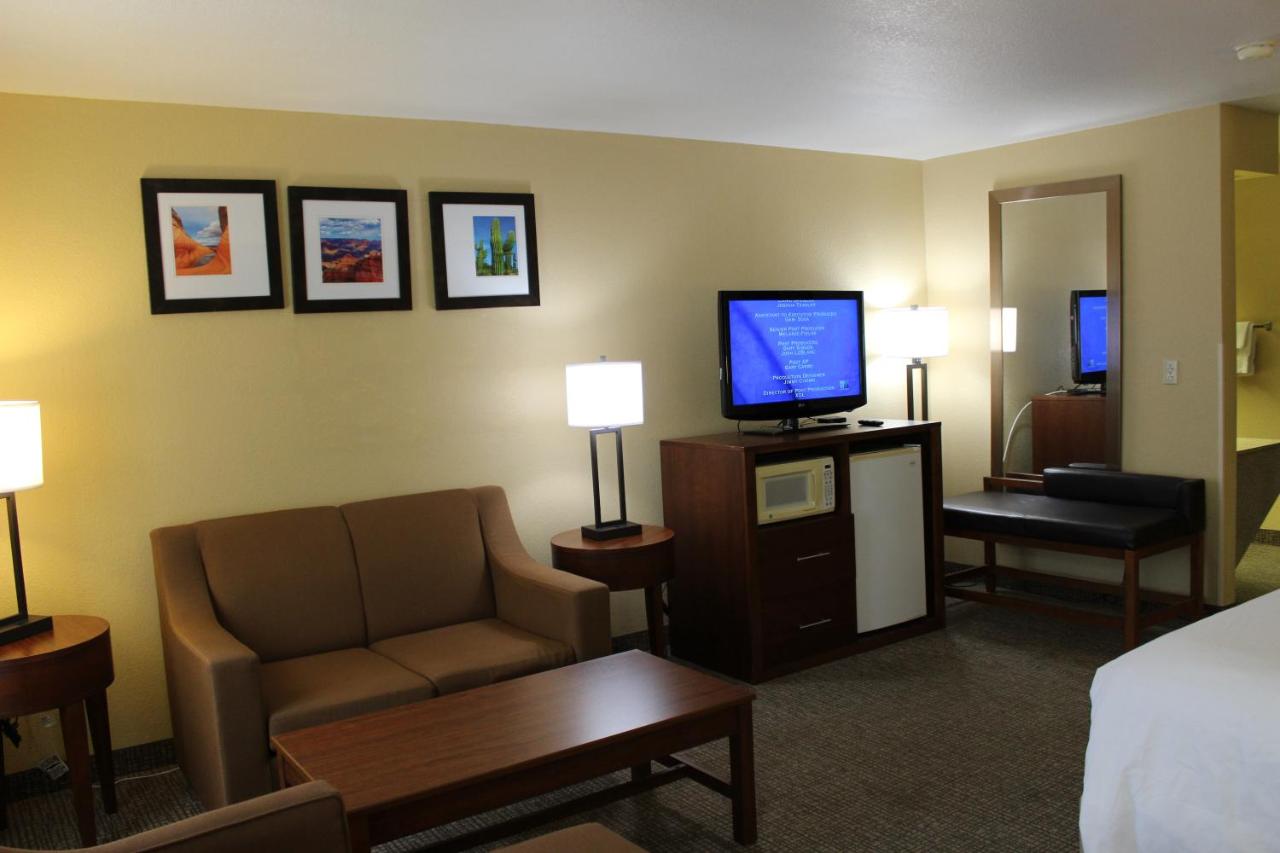 King Suite - Non-Smoking at Comfort Inn Green Valley I-19