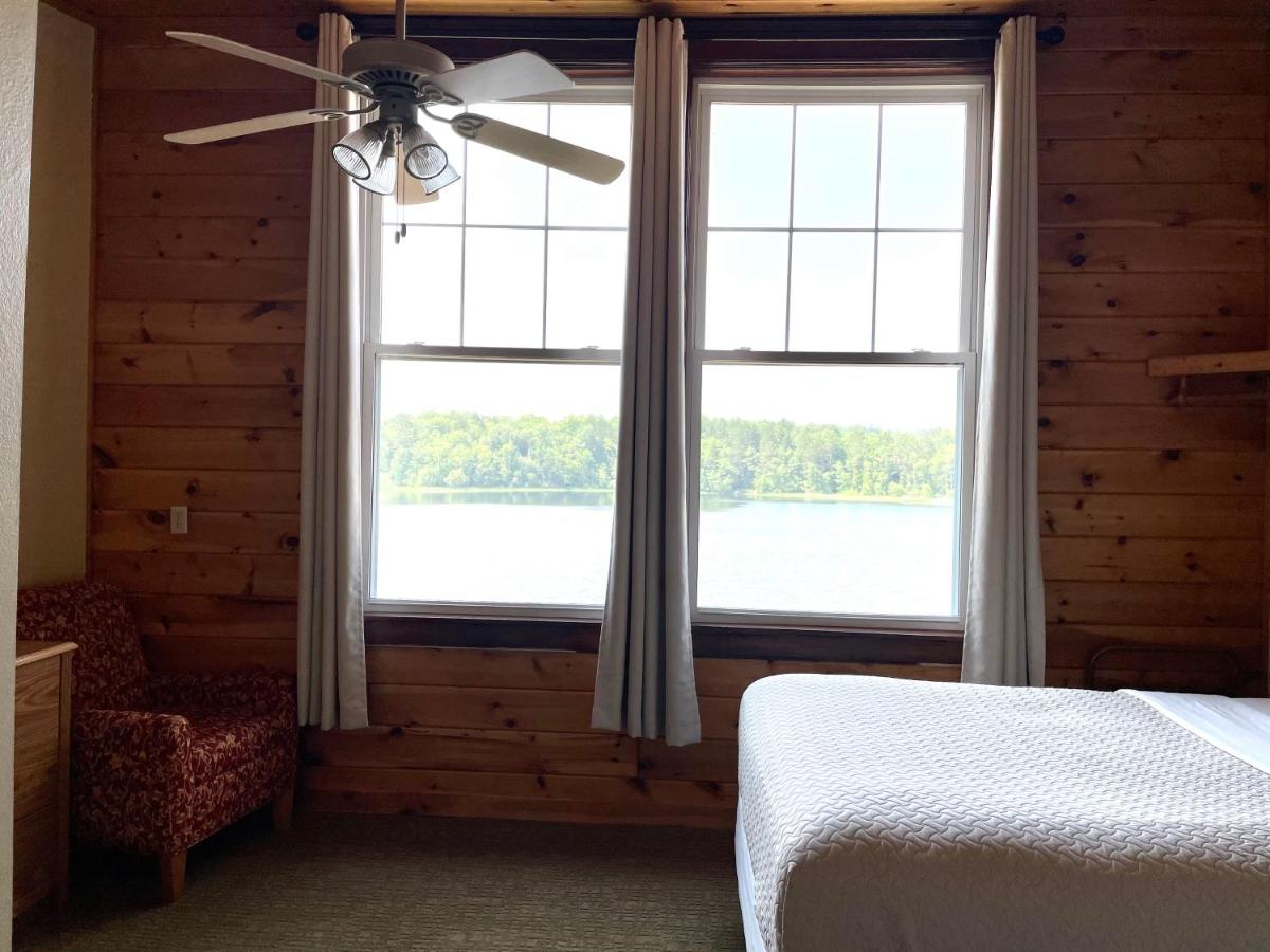 | Hanging Horn Lakeside Resort