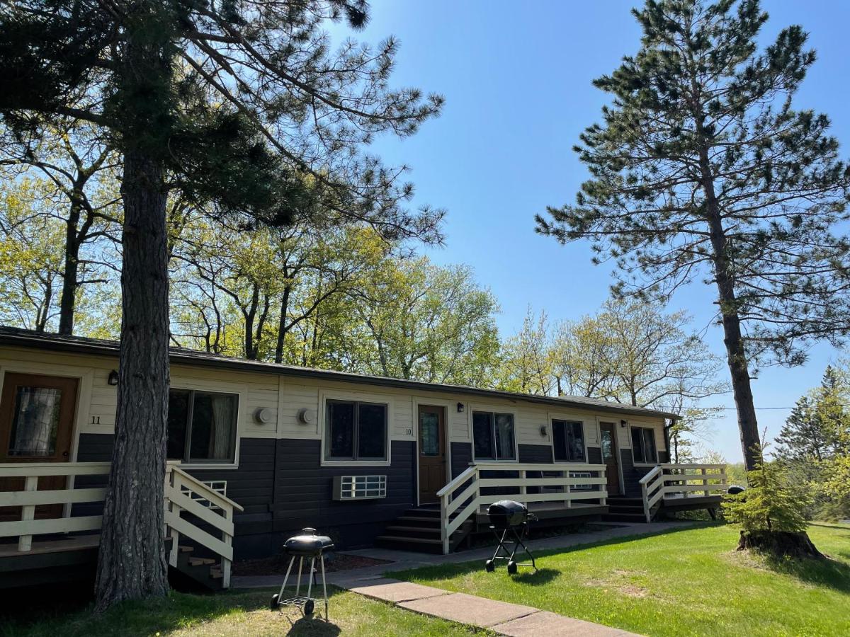 | Hanging Horn Lakeside Resort