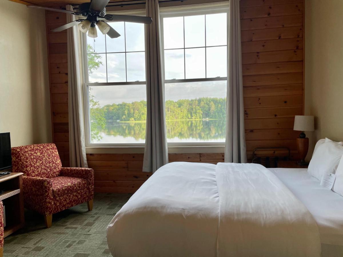 | Hanging Horn Lakeside Resort
