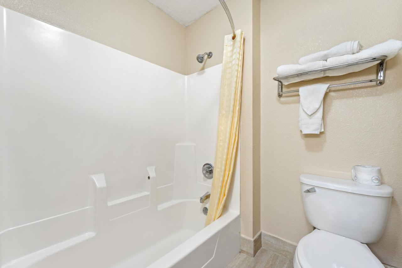 | Geneva Motel Inn