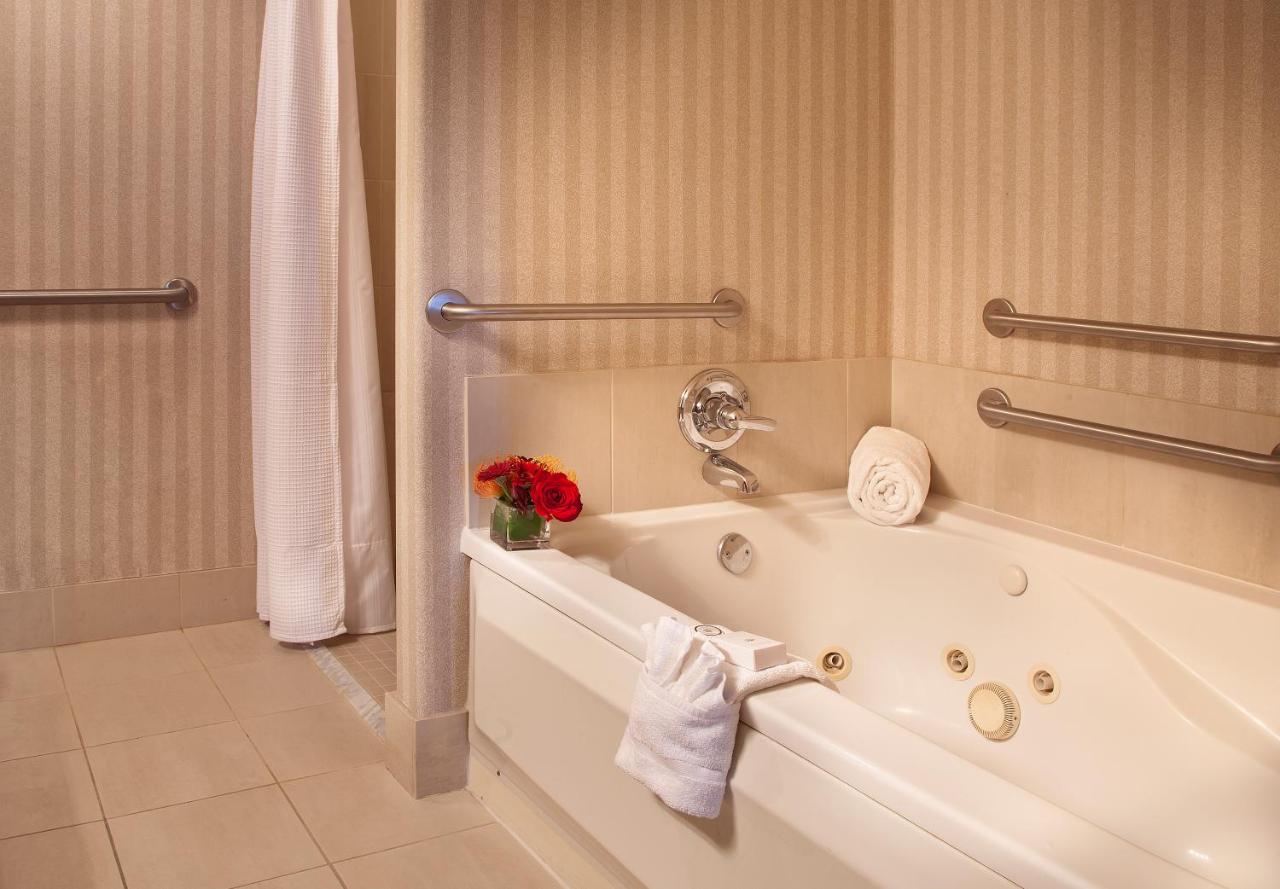  | The Paramount Hotel Portland