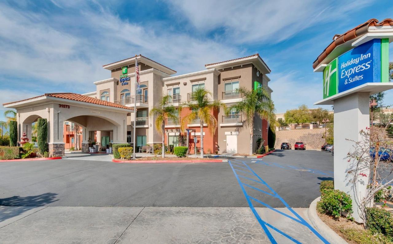 | Holiday Inn Express & Suites, Lake Elsinore, an IHG Hotel
