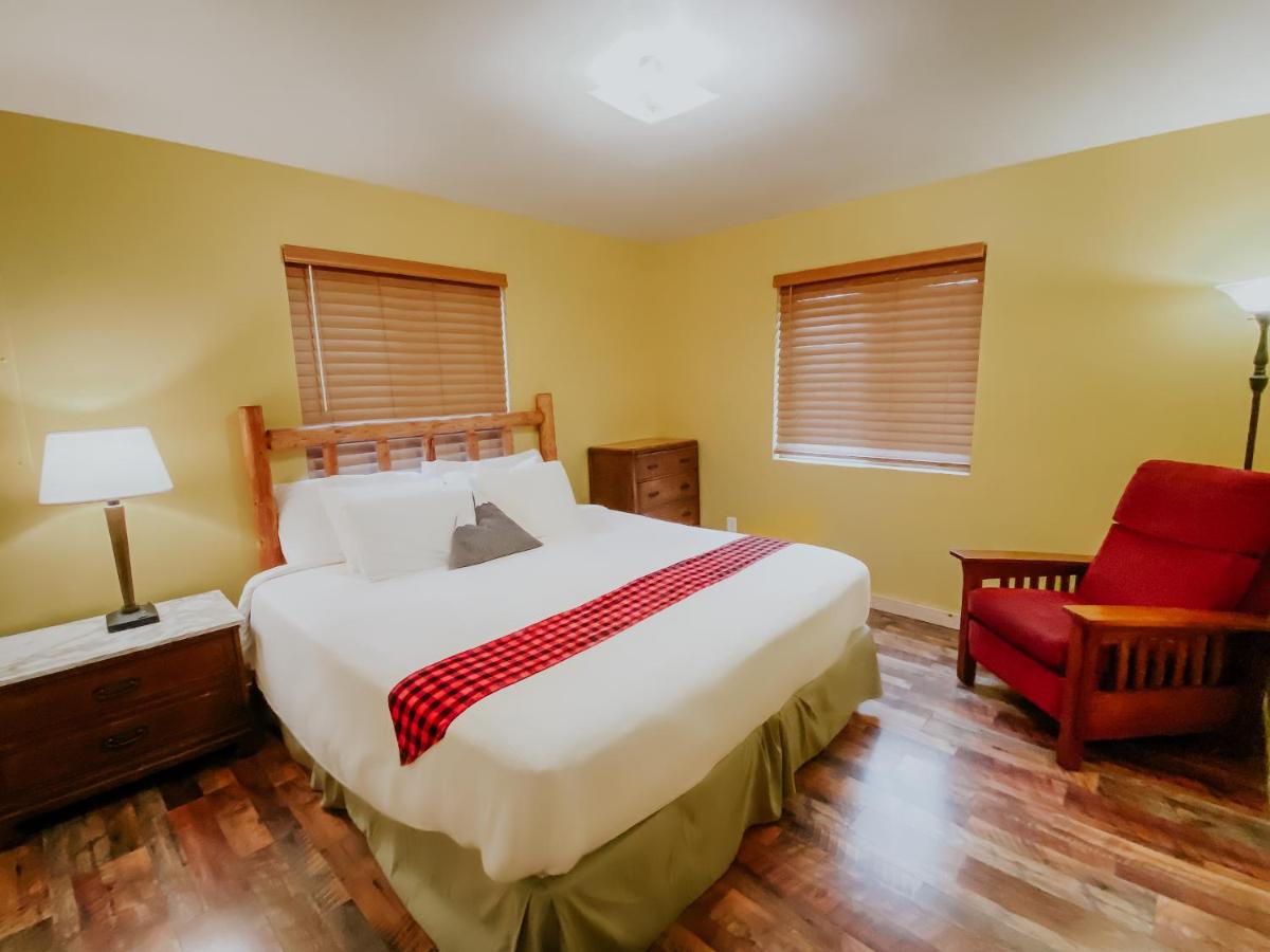 | Crooked River Ranch Cabins