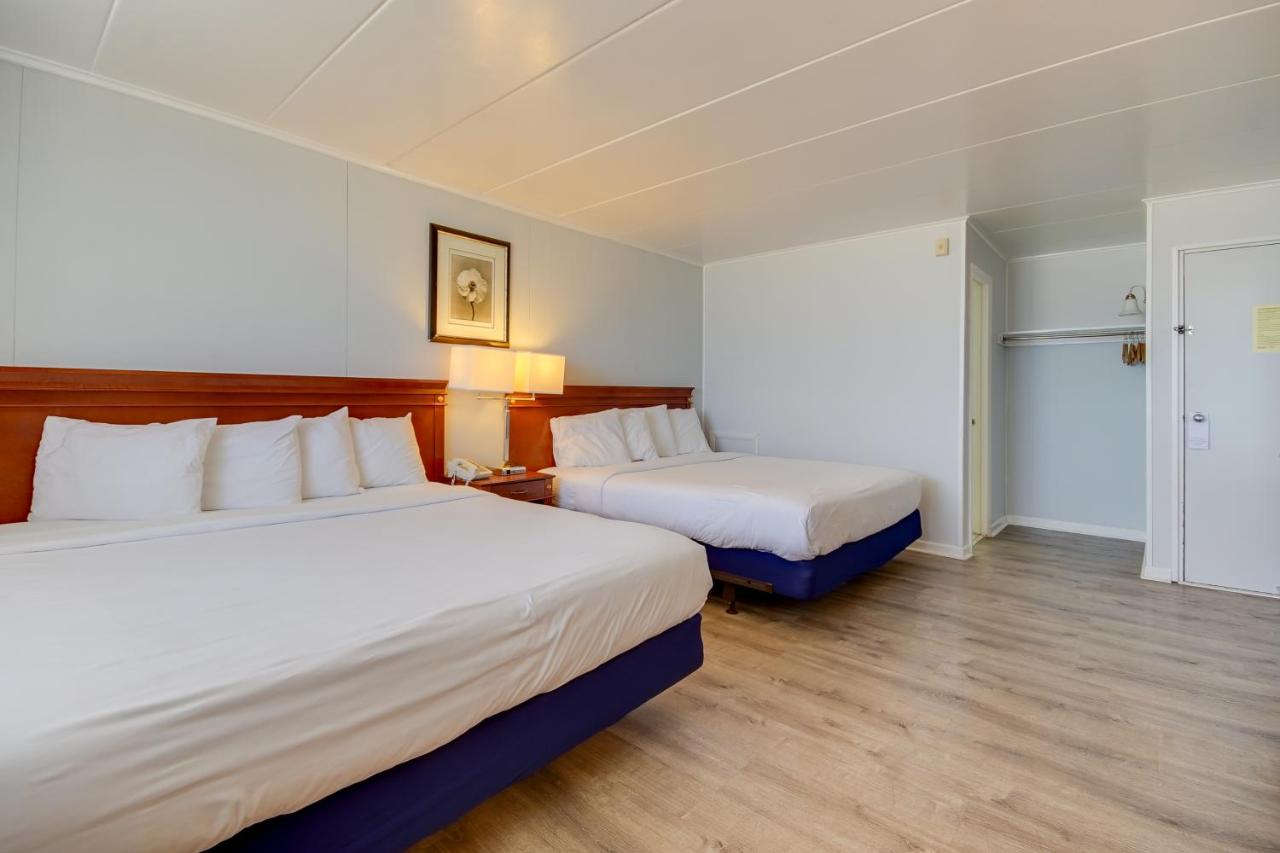 Ocean Front Room with Two King Beds at Rideau Oceanfront Motel