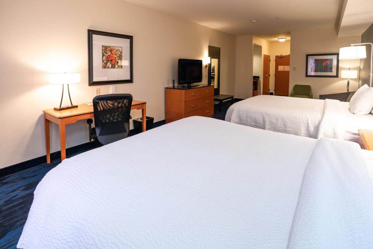Queen Room with Sofa Bed at Fairfield Inn & Suites by Marriott Grand Island