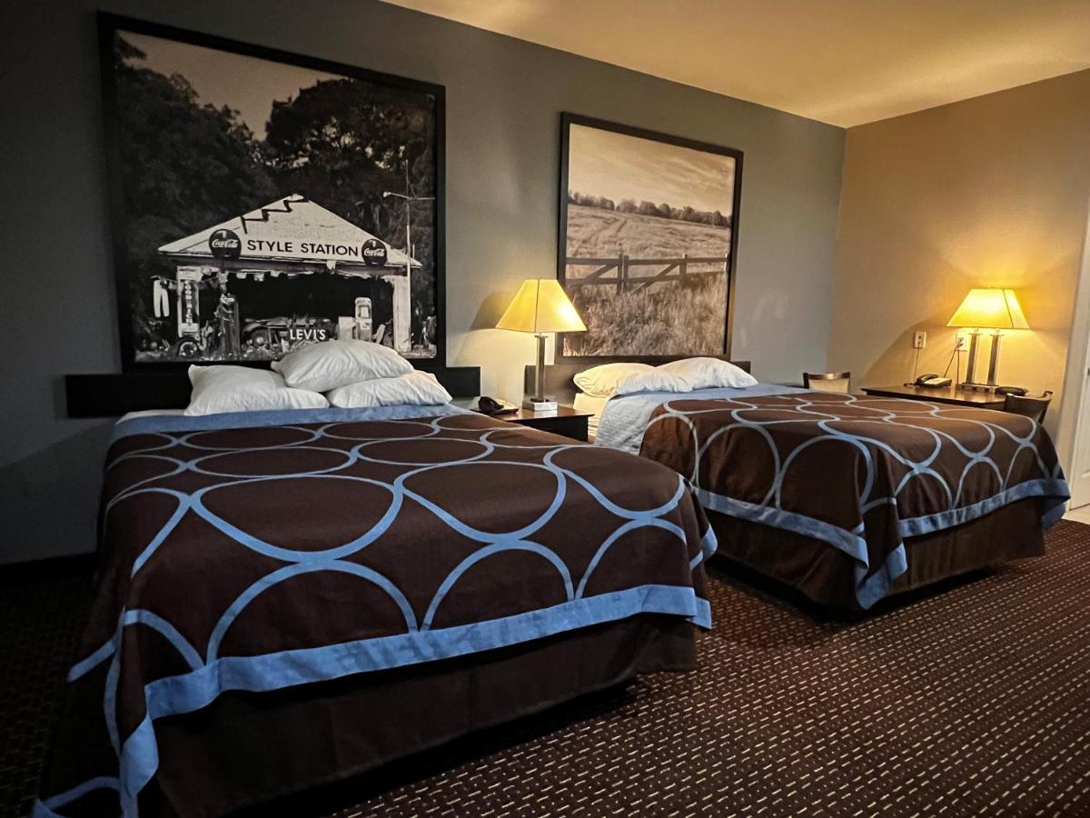 Studio Suite with Two Queen Beds - Non-Smoking at Super 8 by Wyndham Center