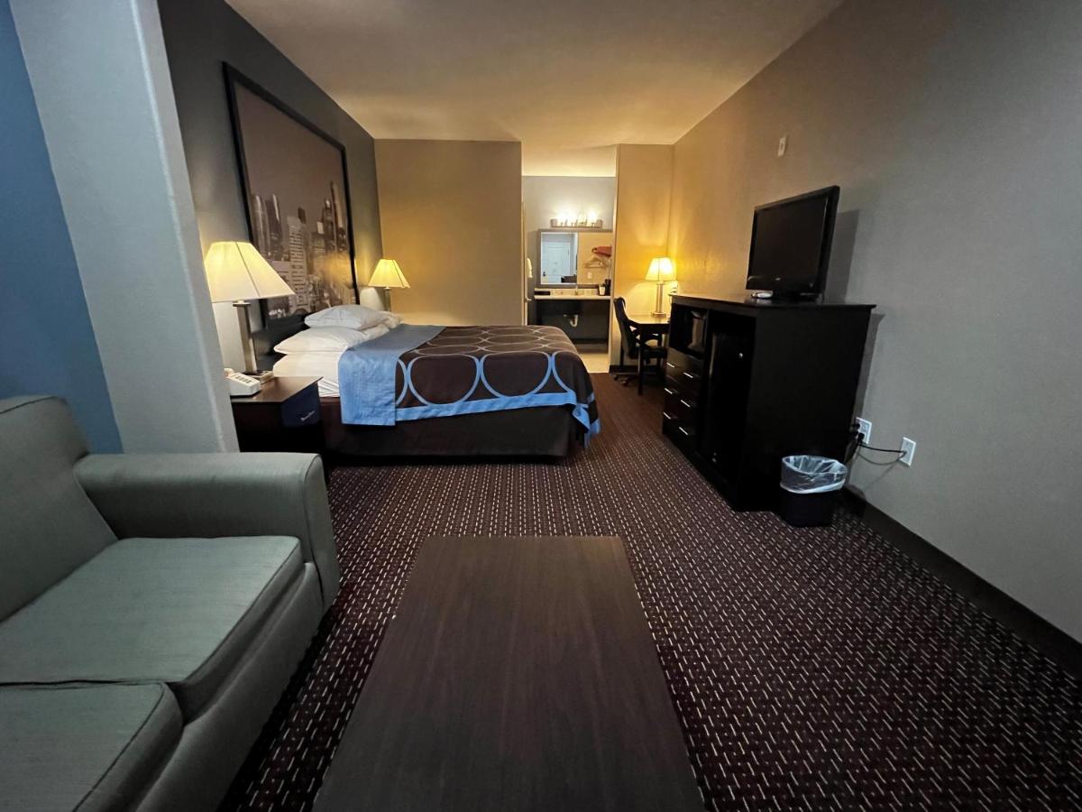 Studio Suite - Non-Smoking at Super 8 by Wyndham Center