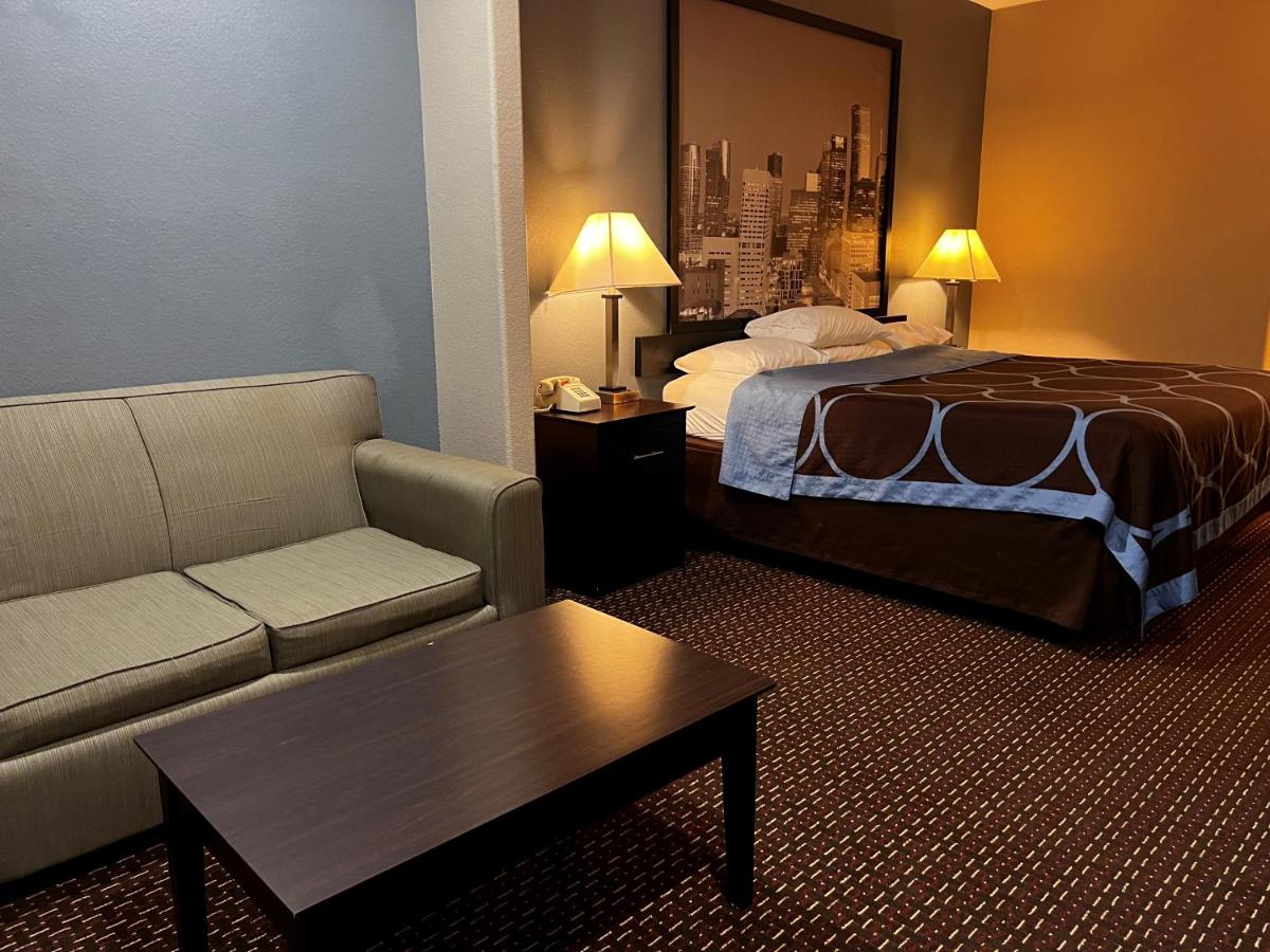 King Studio - Non-Smoking at Super 8 by Wyndham Center