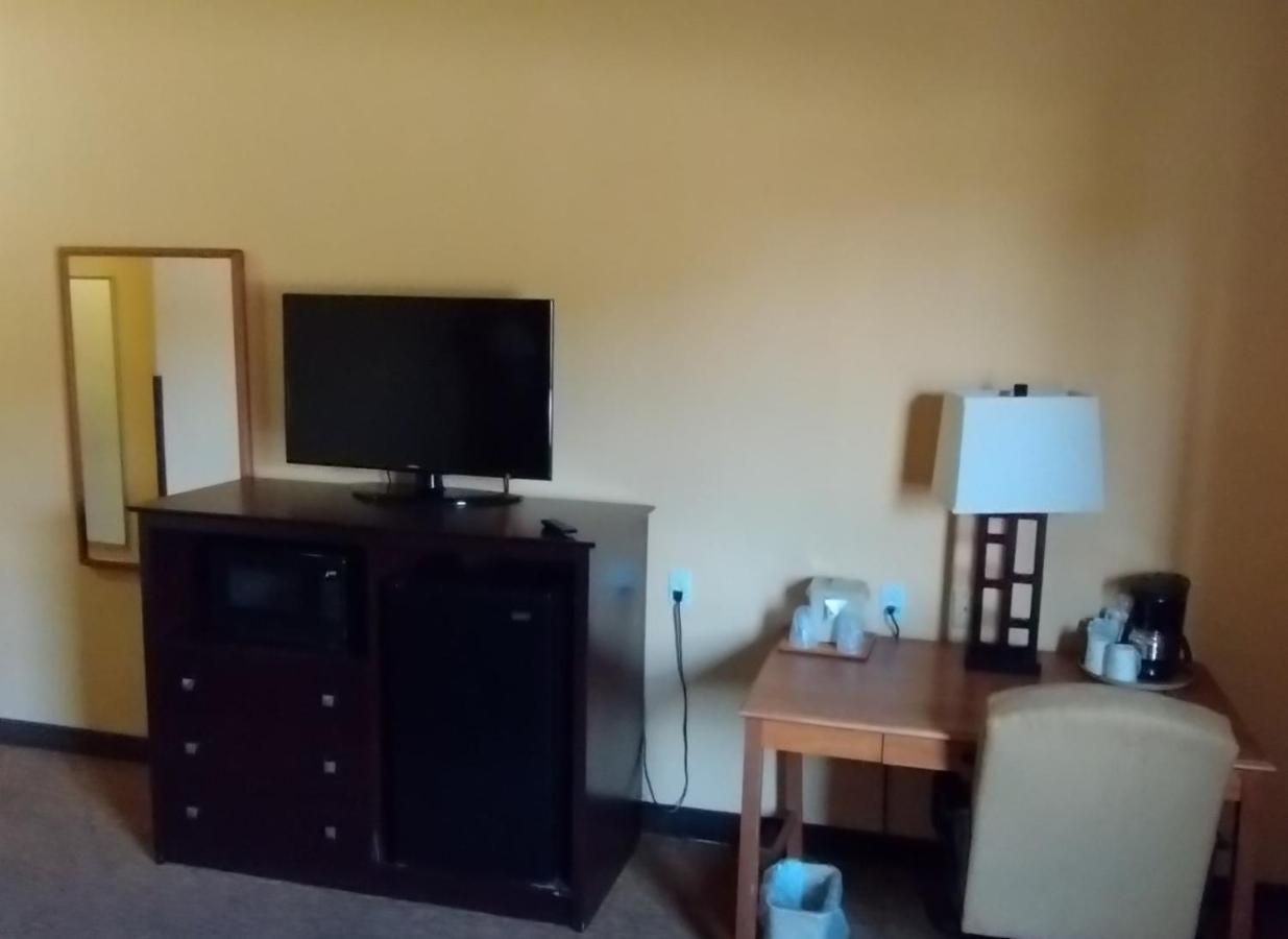 Deluxe Double Studio at Shary Inn and Suites
