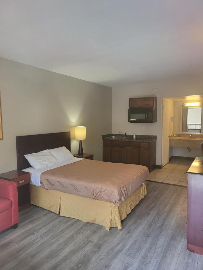 1 Double Bed, Smoking at Baymont by Wyndham Williamsburg