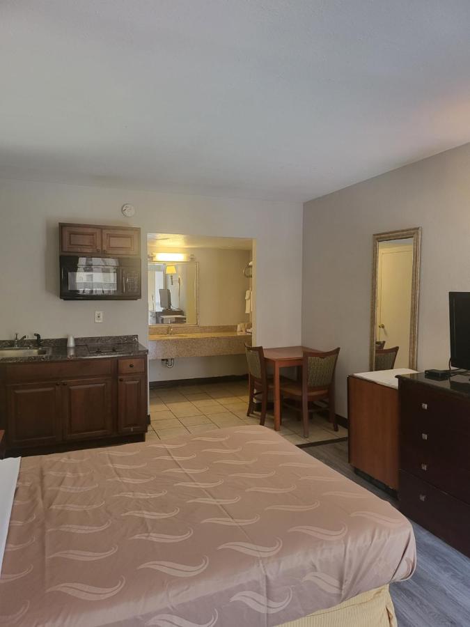 1 Double Bed, Smoking at Baymont by Wyndham Williamsburg