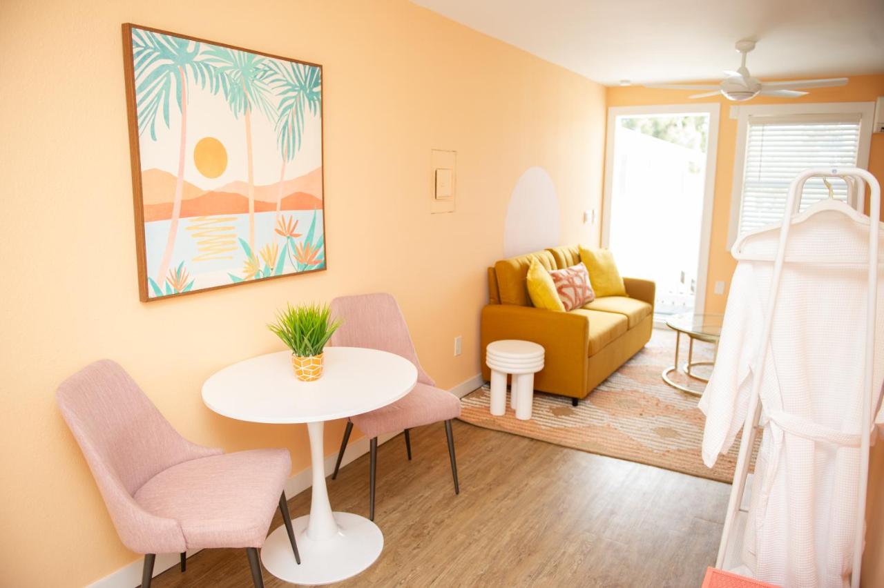 | Sunburst Inn
