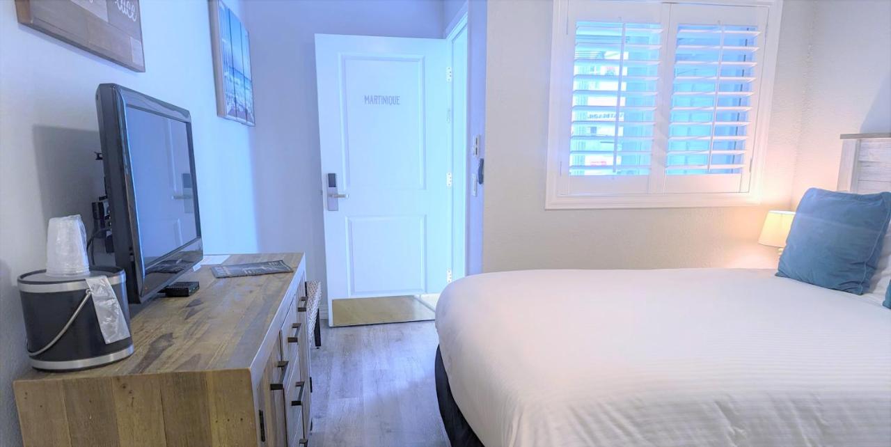Queen Room at Capitola Hotel