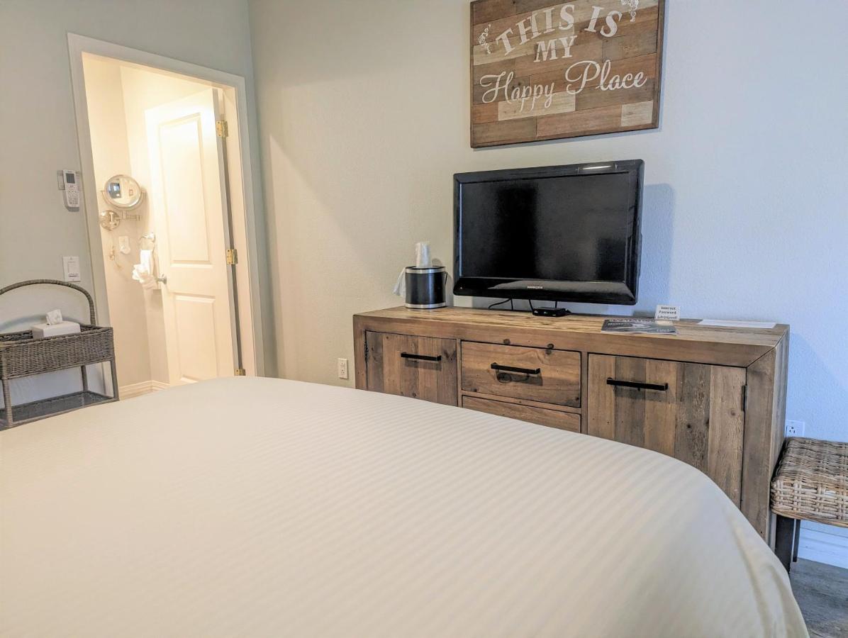 Queen Room at Capitola Hotel