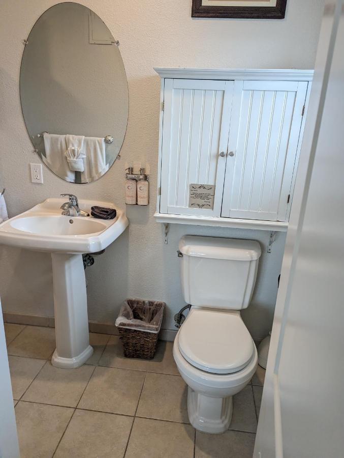 Deluxe Queen Room at Capitola Hotel