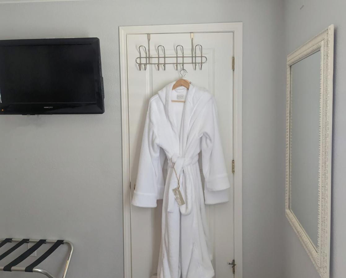 Double Room with Garden View at Capitola Hotel