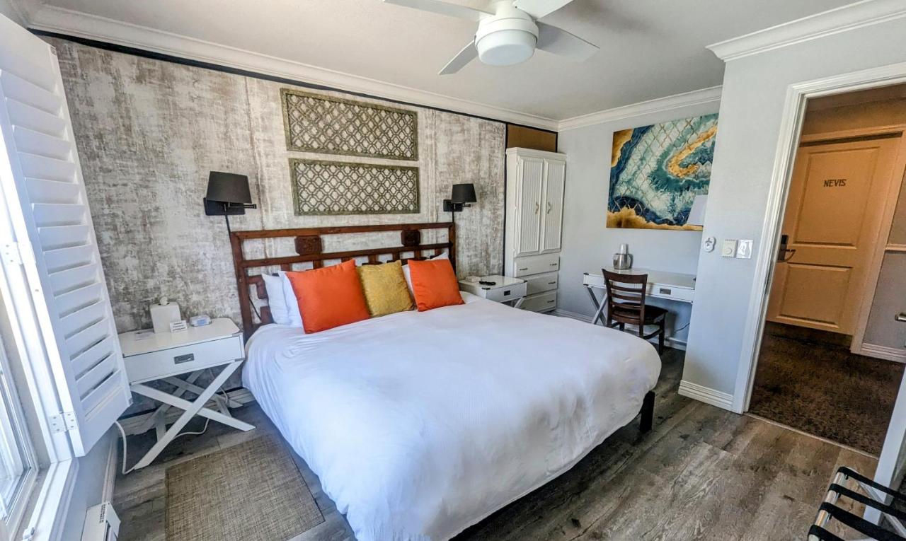 Double Room with Garden View at Capitola Hotel