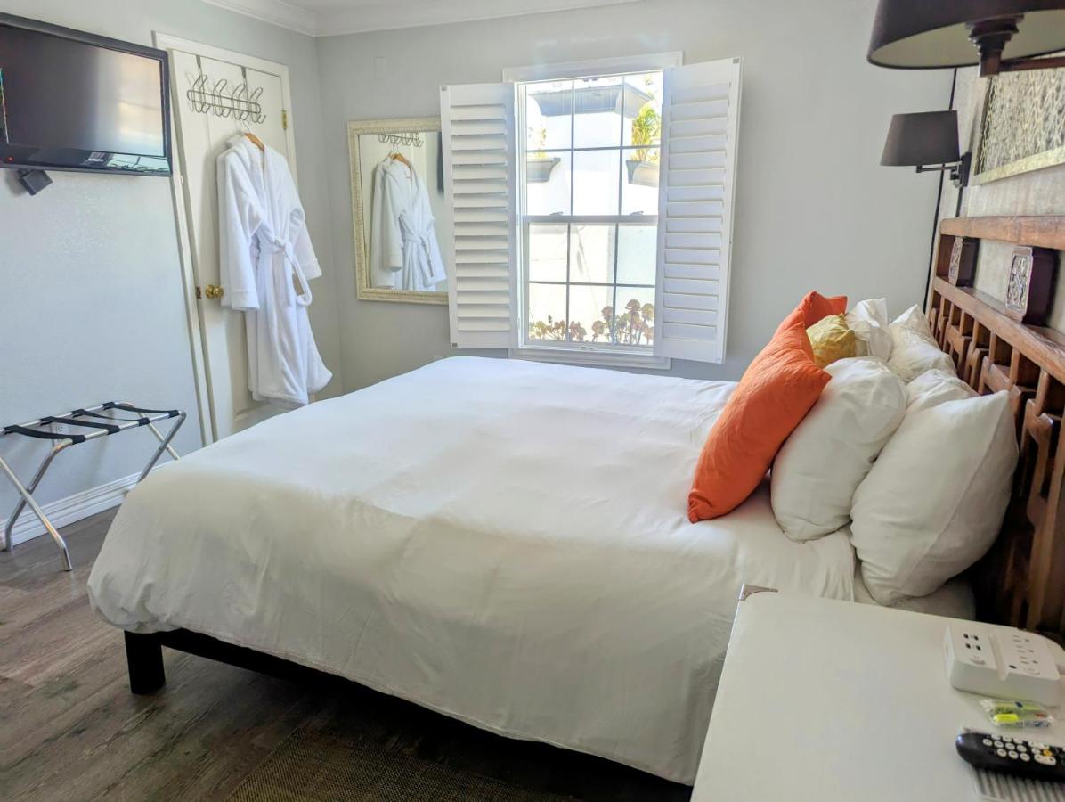 Double Room with Garden View at Capitola Hotel