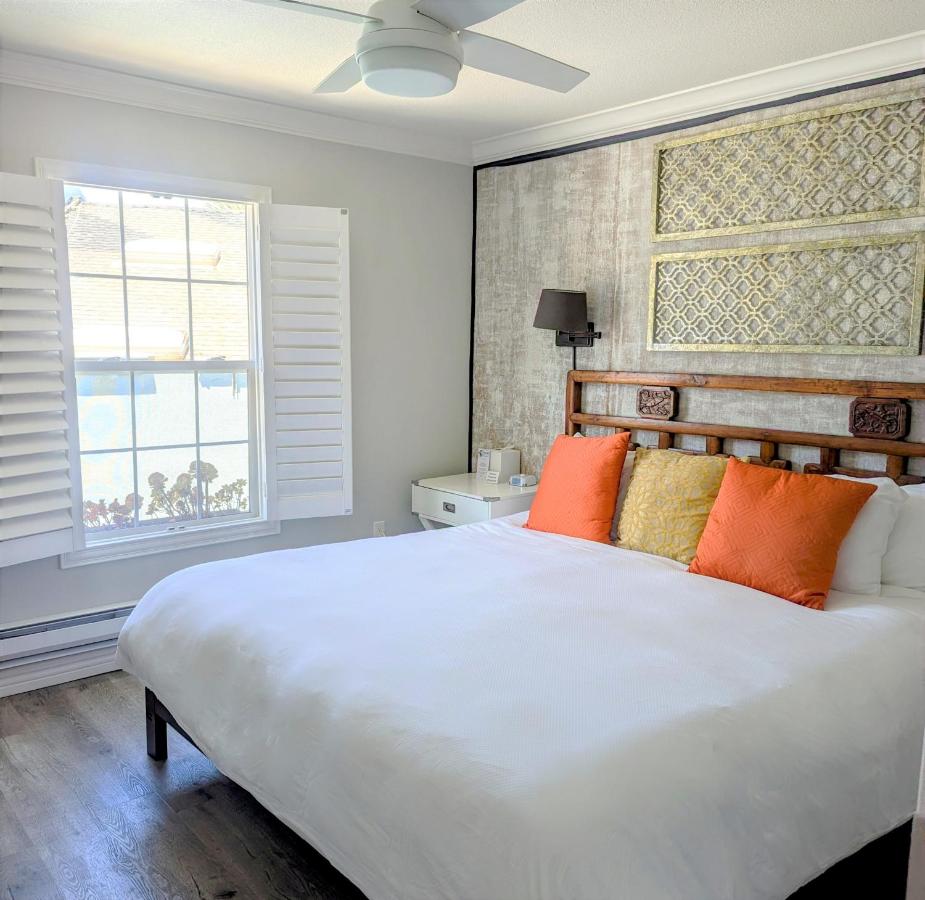 Double Room with Garden View at Capitola Hotel