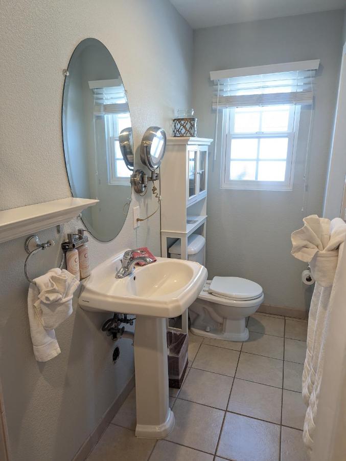 Double Room with Garden View at Capitola Hotel