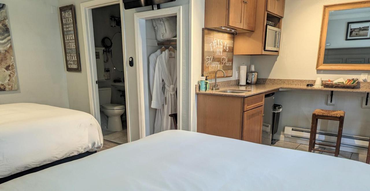 Superior Queen Room at Capitola Hotel