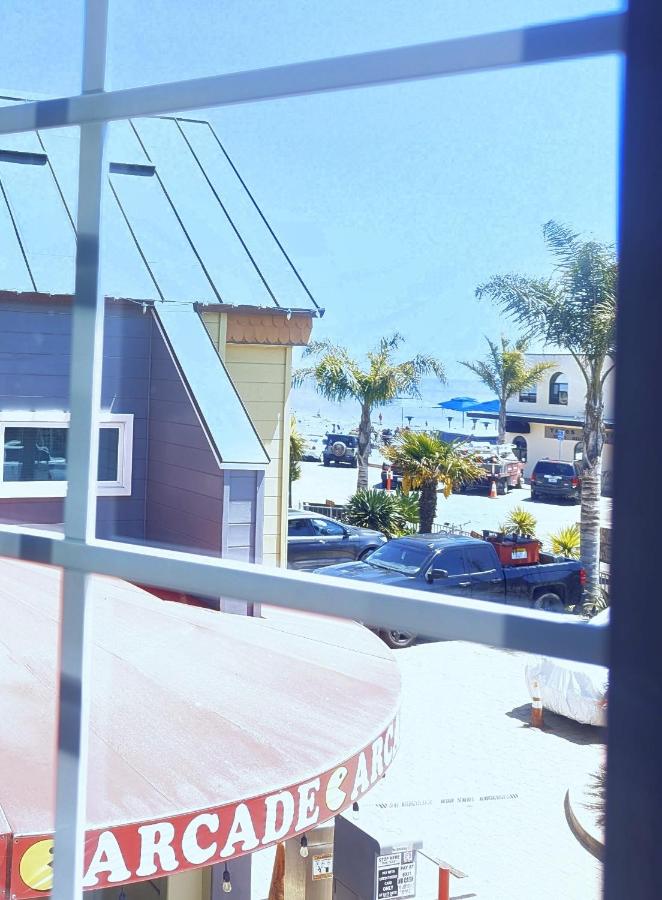Queen Room with Sea View at Capitola Hotel