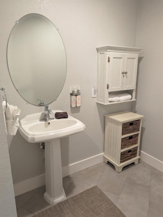 King Room - Disability Access at Capitola Hotel