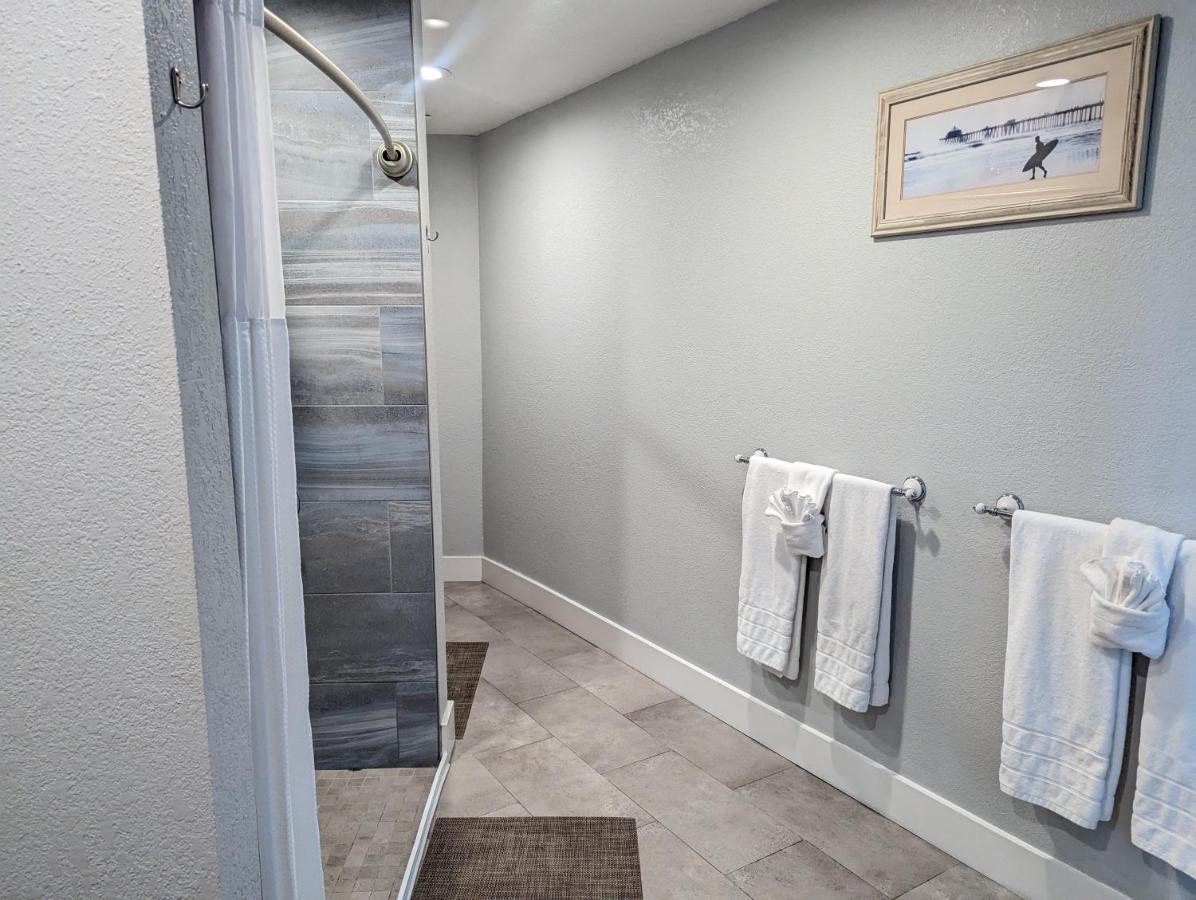 King Room - Disability Access at Capitola Hotel