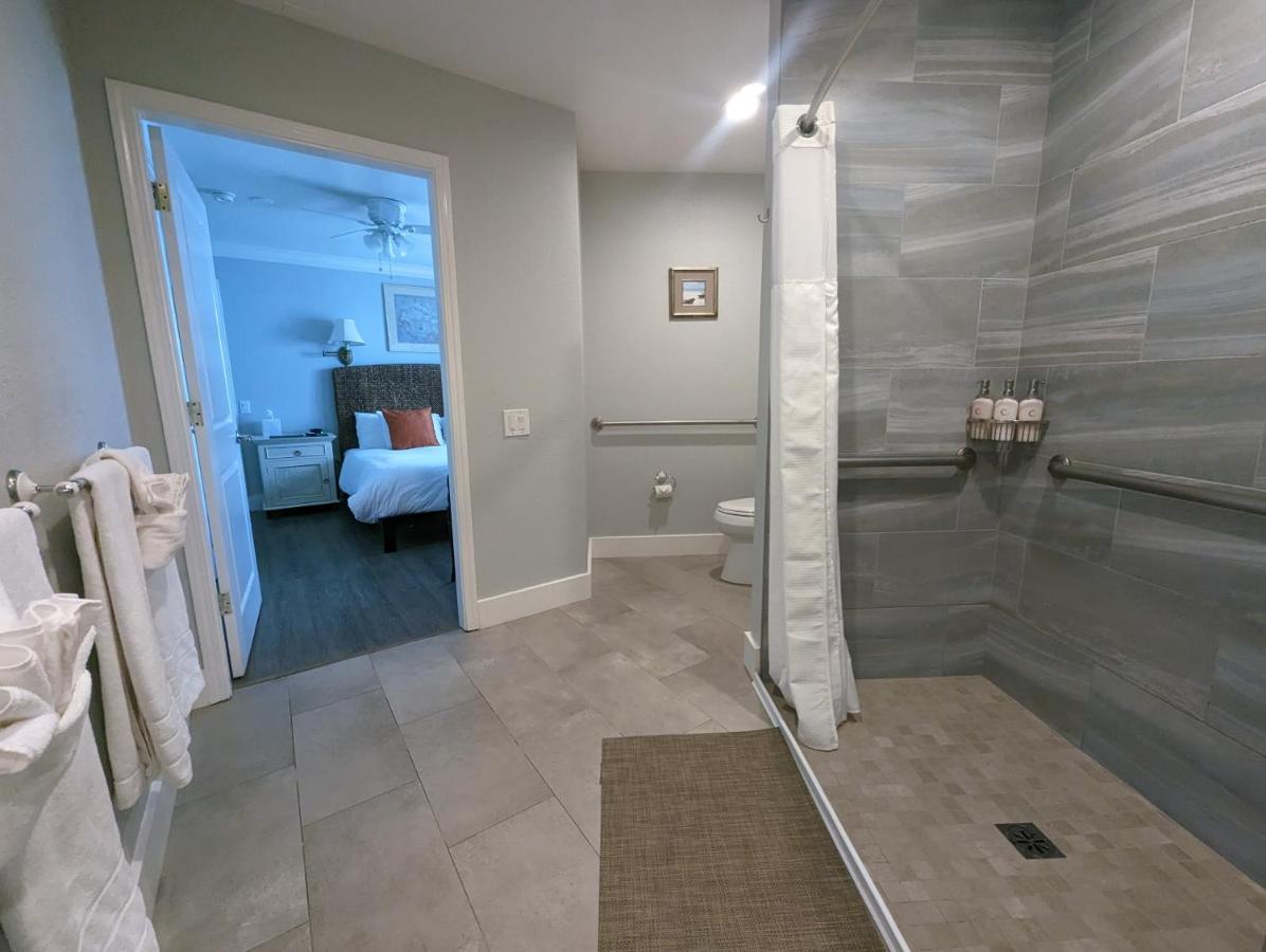 King Room - Disability Access at Capitola Hotel