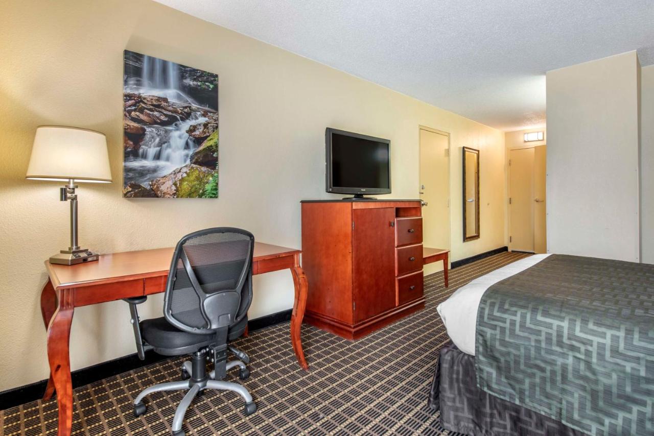Room #30151914 at Best Western Plus Bridgeport Inn