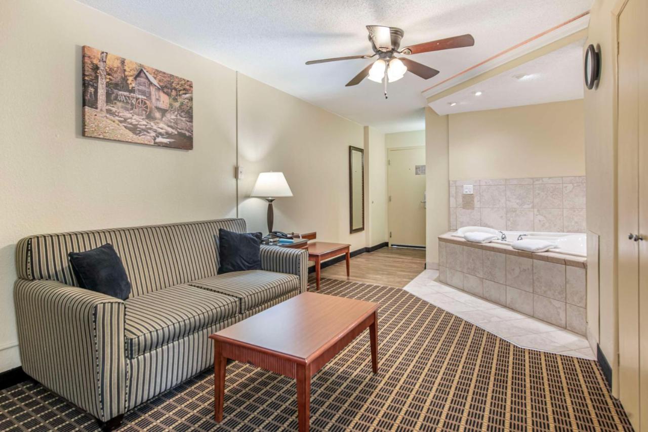 Room #30151913 at Best Western Plus Bridgeport Inn