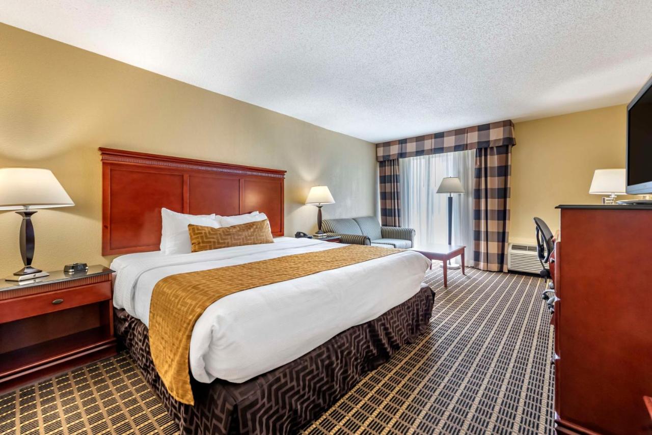 King Room with Sofa Bed-Non-Smoking at Best Western Plus Bridgeport Inn